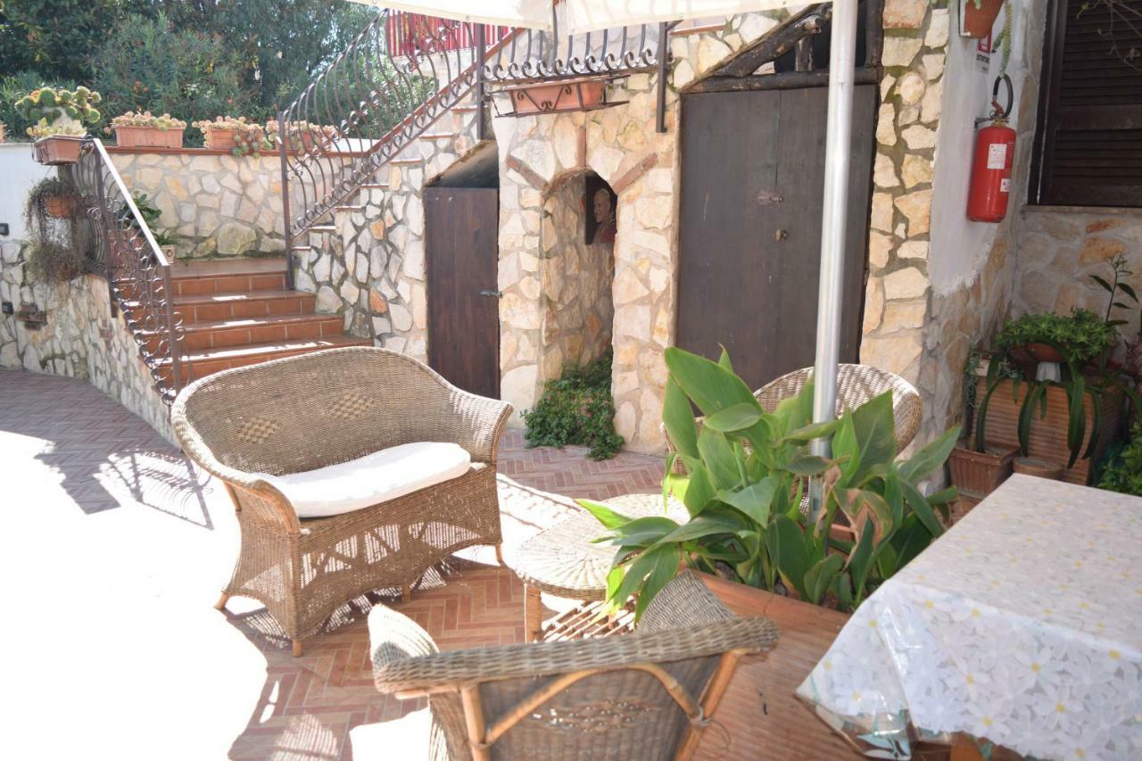 Bed &Breakfast Pinetamare Bed & Breakfast กัสเตลโวลตูร์โน ภายนอก รูปภาพ
