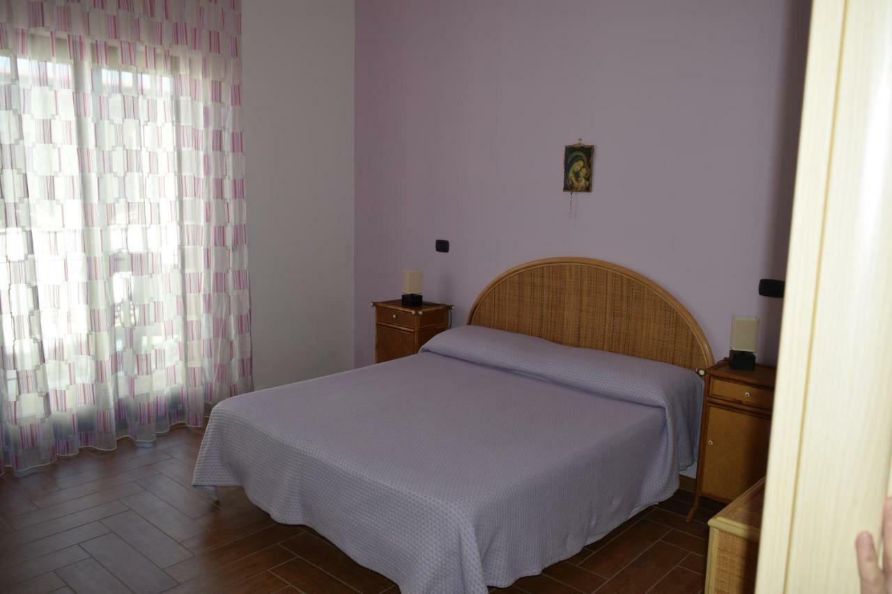 Bed &Breakfast Pinetamare Bed & Breakfast กัสเตลโวลตูร์โน ภายนอก รูปภาพ