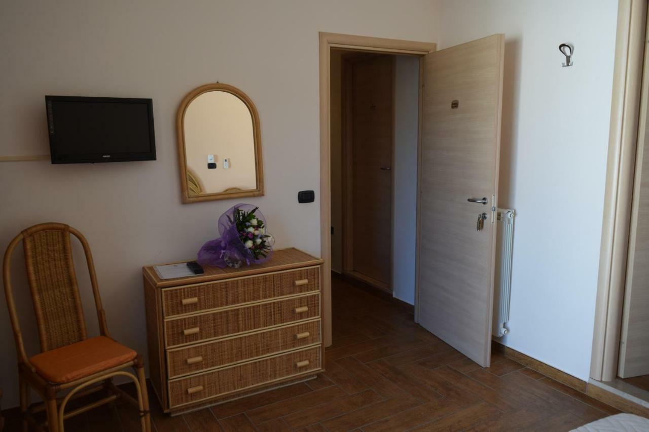 Bed &Breakfast Pinetamare Bed & Breakfast กัสเตลโวลตูร์โน ภายนอก รูปภาพ
